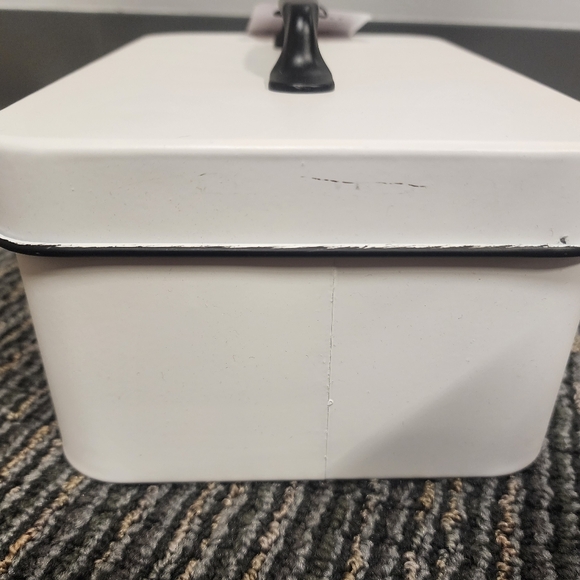 Rae Dunn Dryer Sheets Storage Box with Lid - Picture 3 of 9